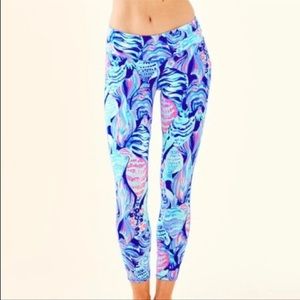 EUC leggings worn once!!